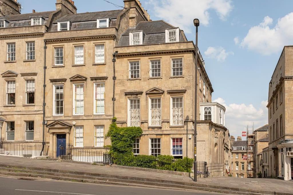 Spacious Apartment - 5 Minutes Walk To Bath Abbey Exterior foto