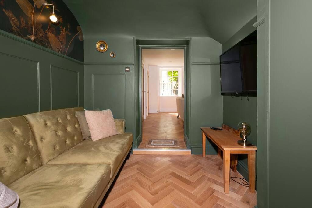 Spacious Apartment - 5 Minutes Walk To Bath Abbey Exterior foto