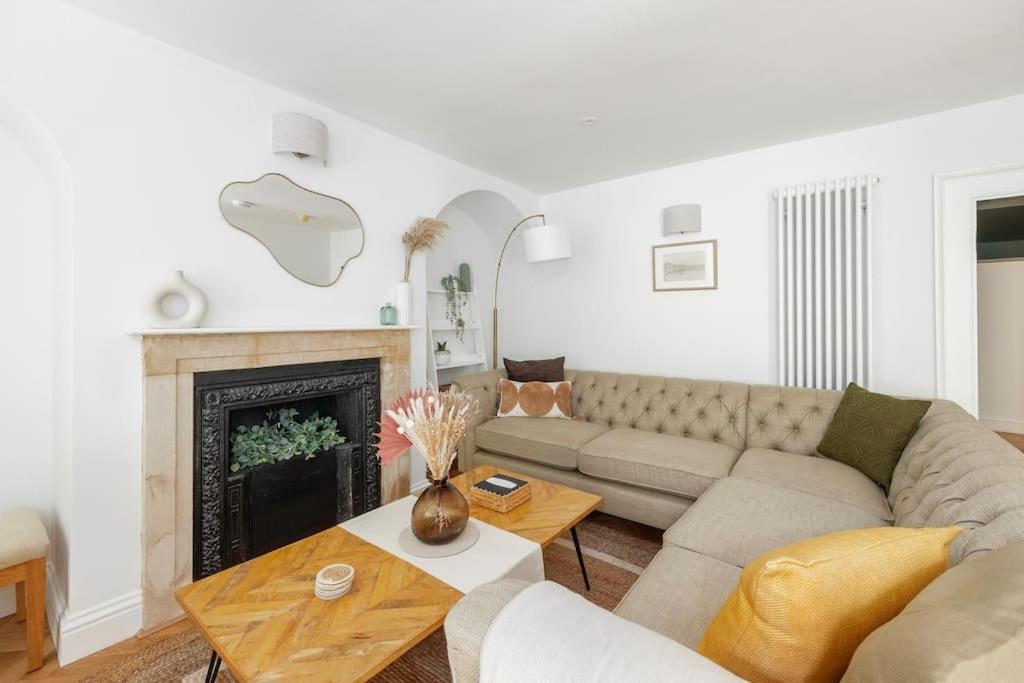 Spacious Apartment - 5 Minutes Walk To Bath Abbey Exterior foto